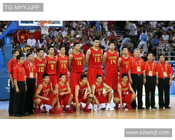 中国男篮与美国男篮经典对决重播回顾精彩瞬间与战术分析